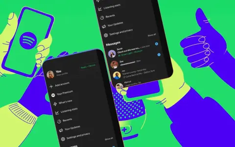Zwei Hände halten Smartphones mit der Spotify-App. Eine zeigt die "Listening stats", die andere Nachrichten und die Spotify play history.
